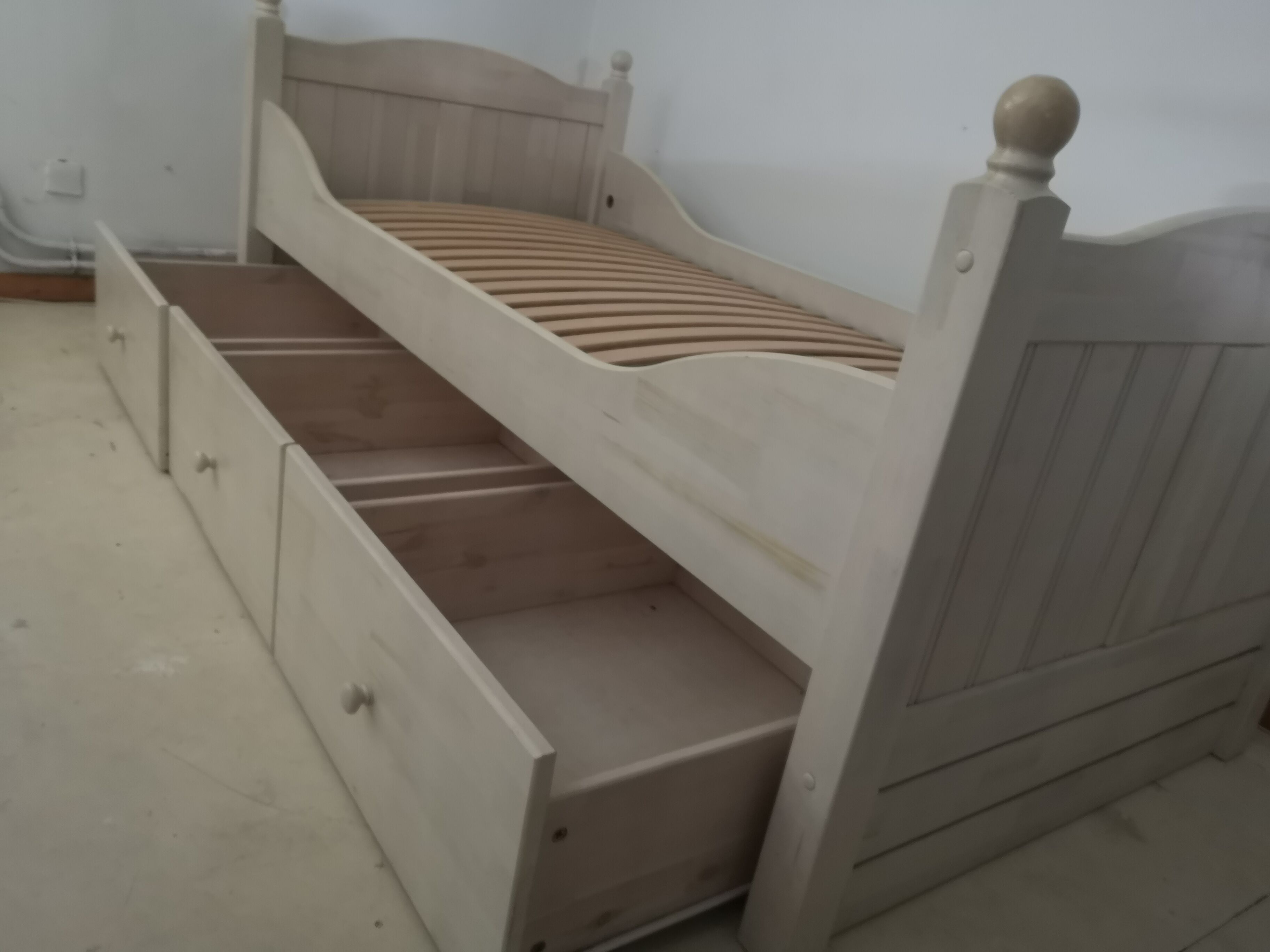 Child bed solid wood white cerusé