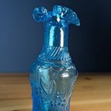 Small Empoli vase in blue glass with decoration of branches and fruits in relief 16c