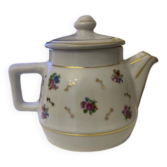 Small porcelain teapot 🫖🌸