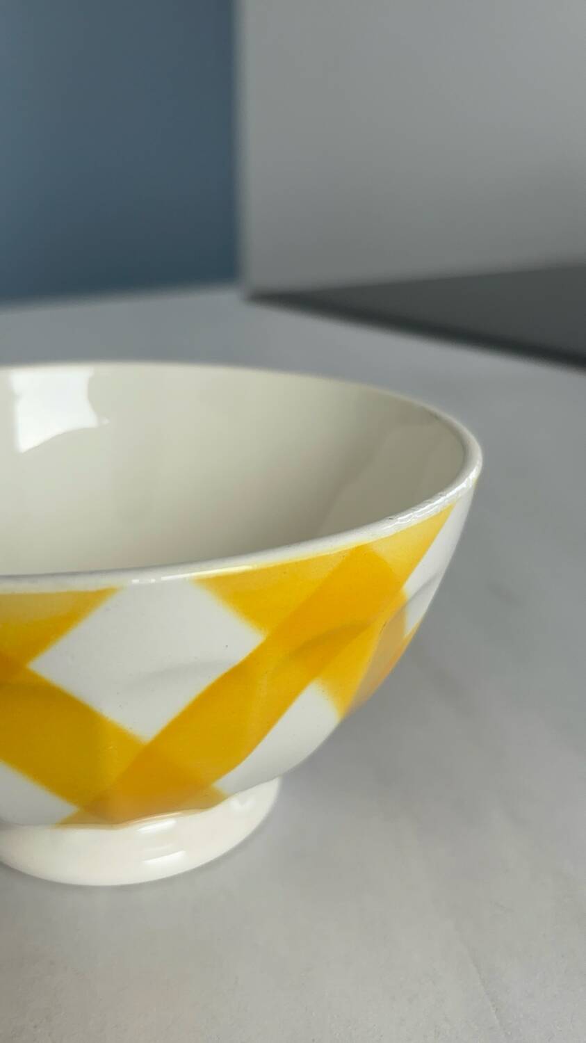 Antique Sarreguemines bowl with Scottish motif, France | Tiled earthenware bowl