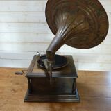 Gramophone with flag "his master's voice"