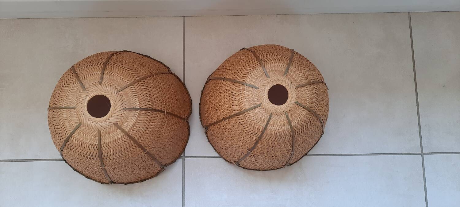 Set of 2 vintage wicker hanging decorations