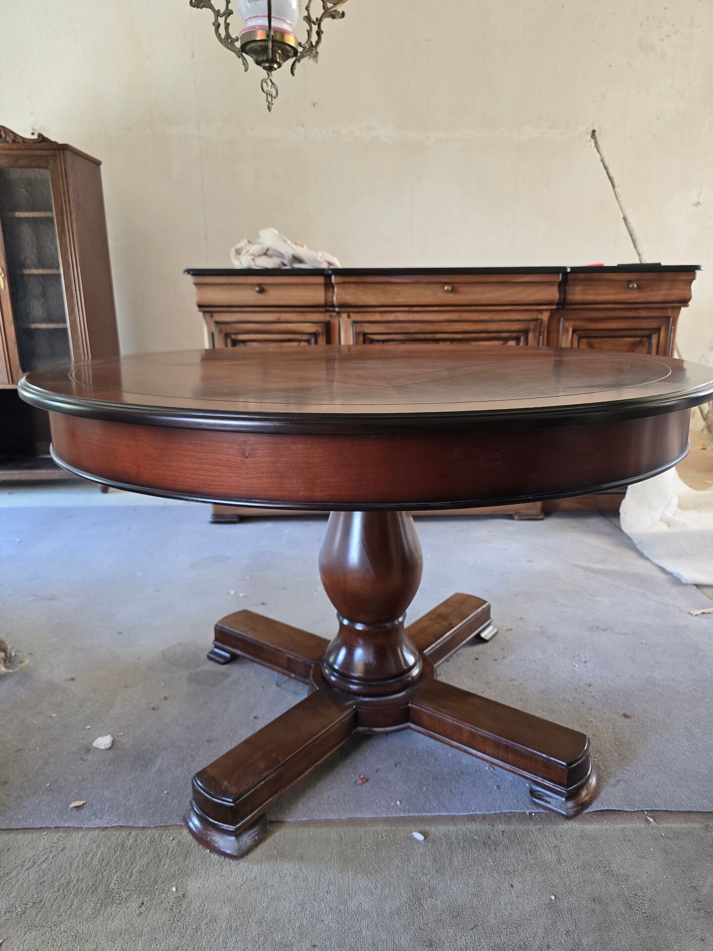 Round dining table in Directoire style – Ø 120 cm