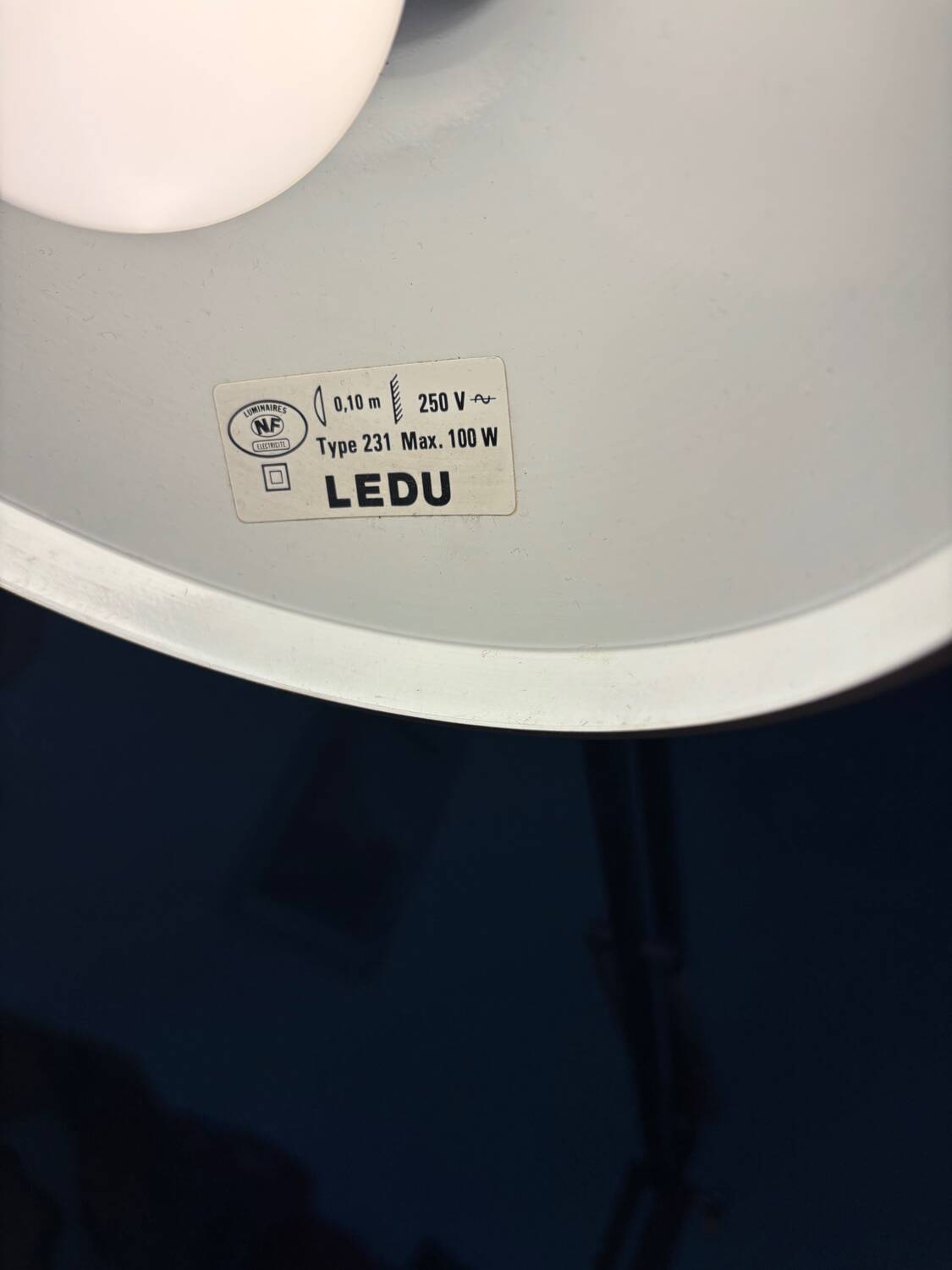Ledu architect's lamp