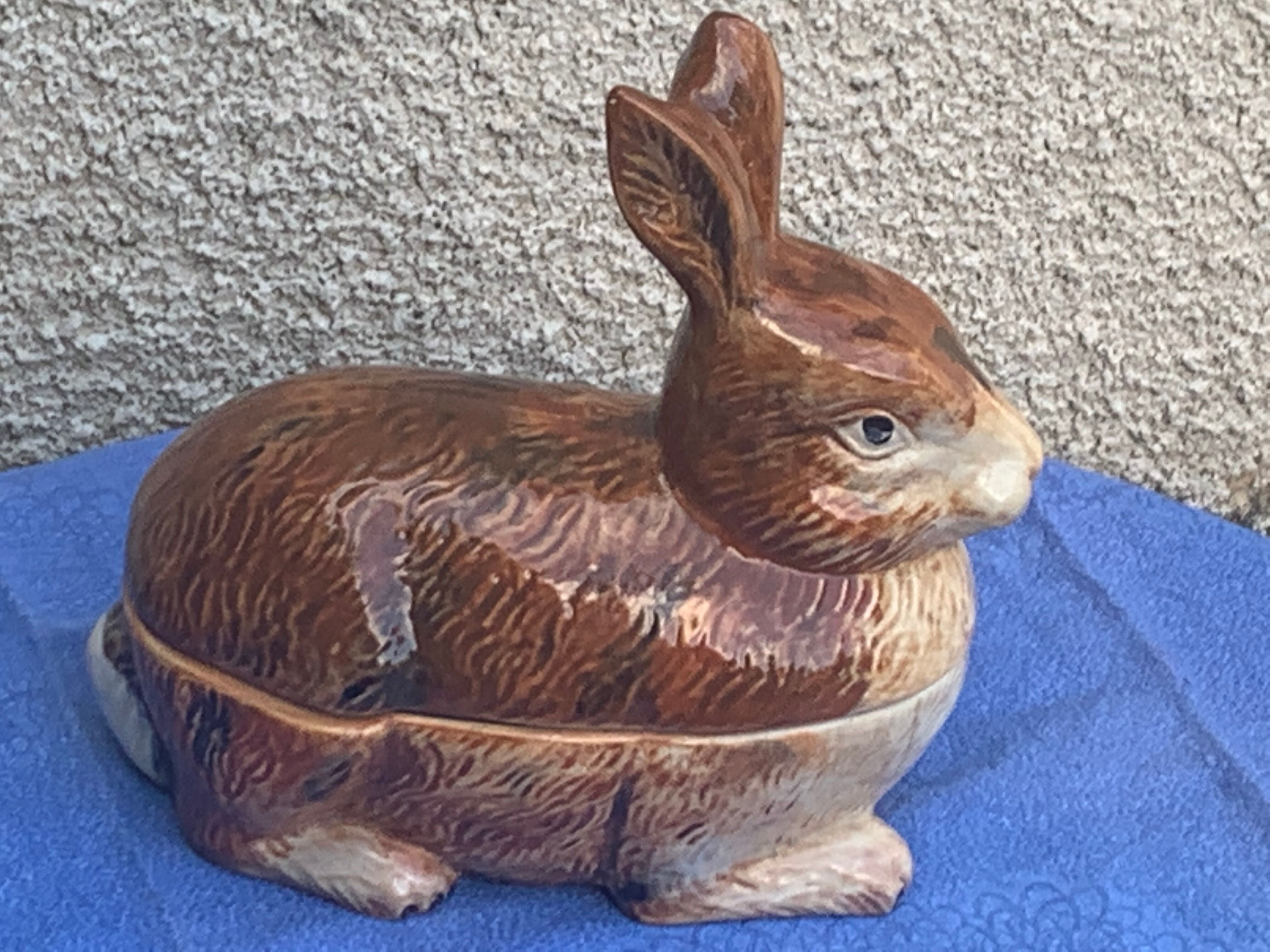 Céramique vintage en barbotine en forme de lapin