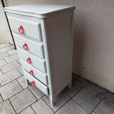 Antique chest of drawers