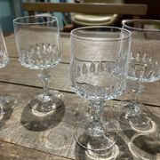 Set of 8 Vendome crystal glasses