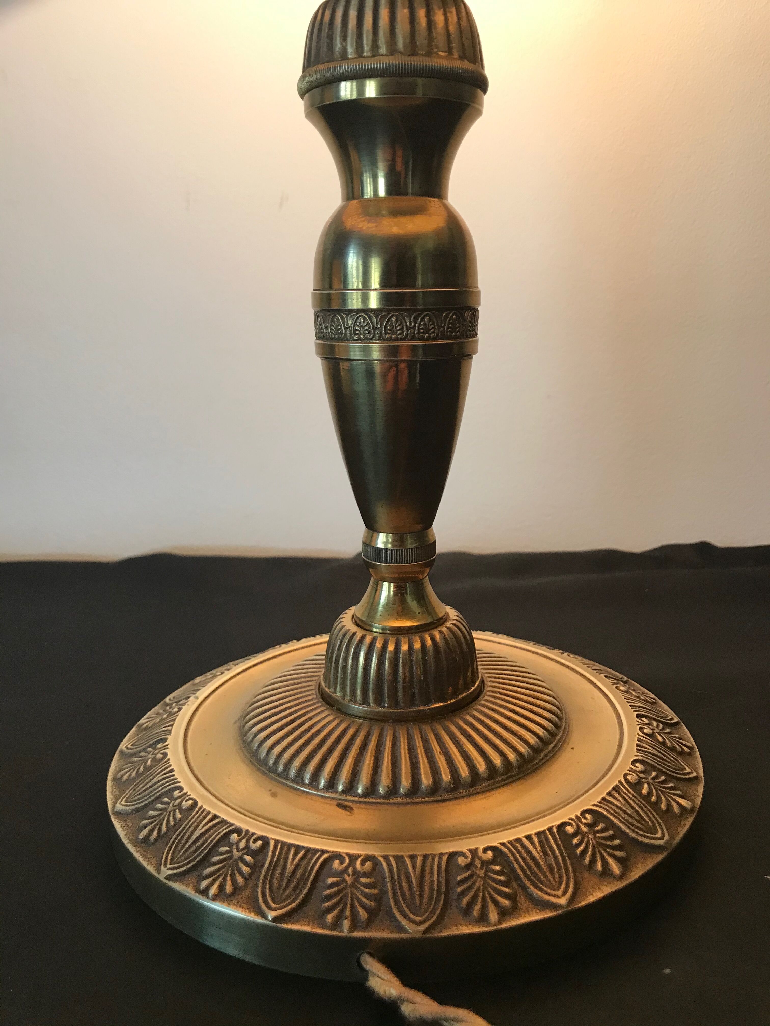 Lamp in gilt bronze, cork-style lampshade