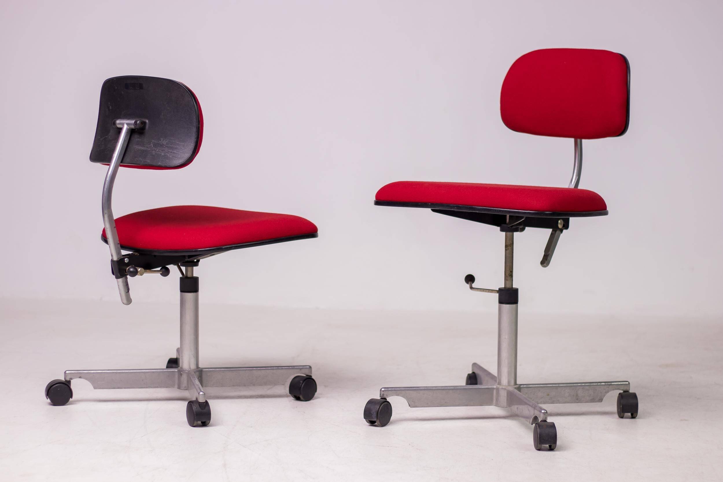 Chaises de bureau rouges Jørgen Rasmussen Kevi