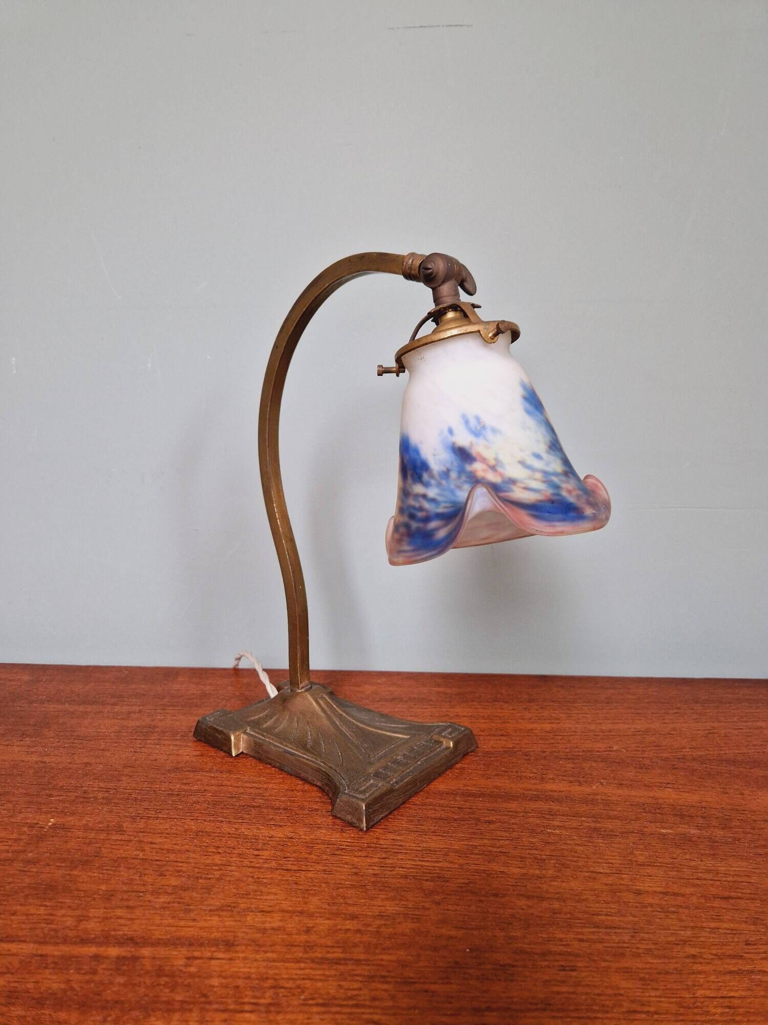 Art Deco desk lamp, signed Le verre Français, 1920s-30s
