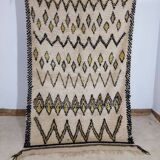 Handmade moroccan berber rug 187 x 117 cm