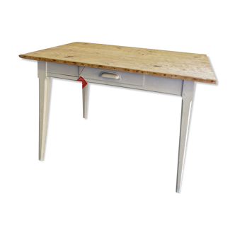 Farmhouse table