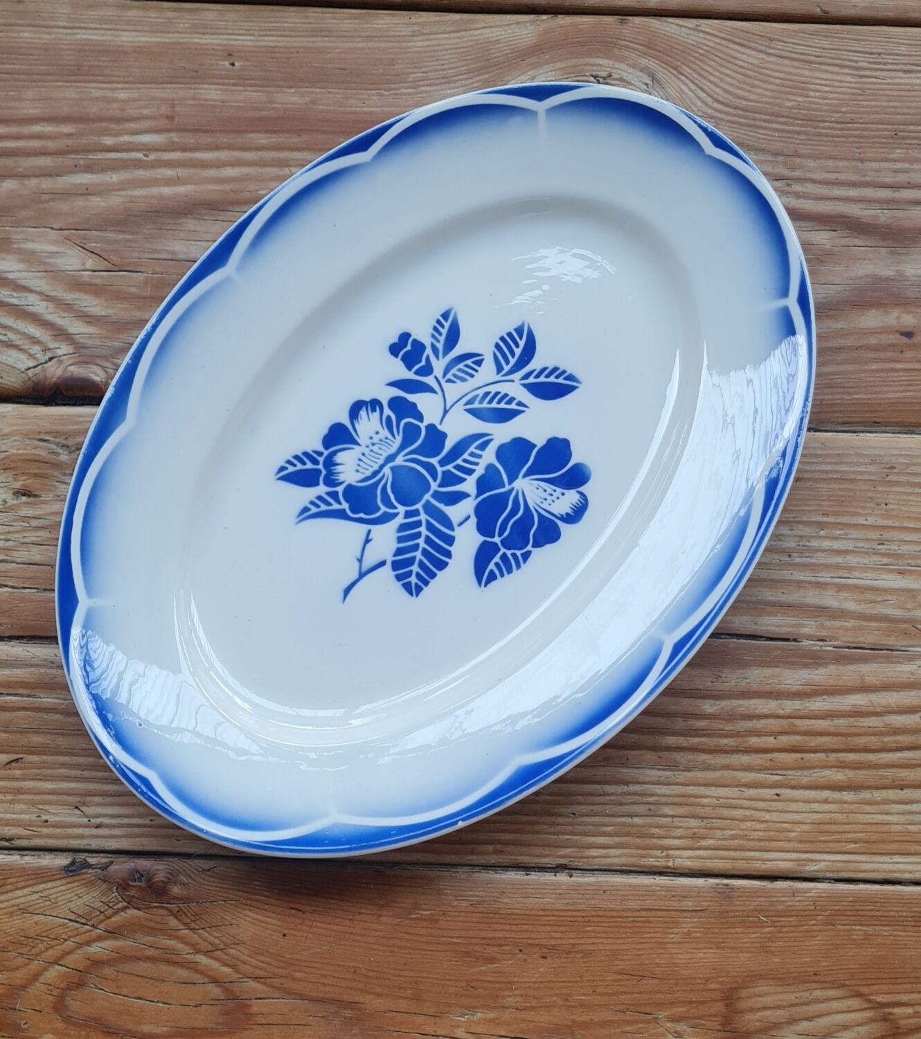 Digoin serving dish