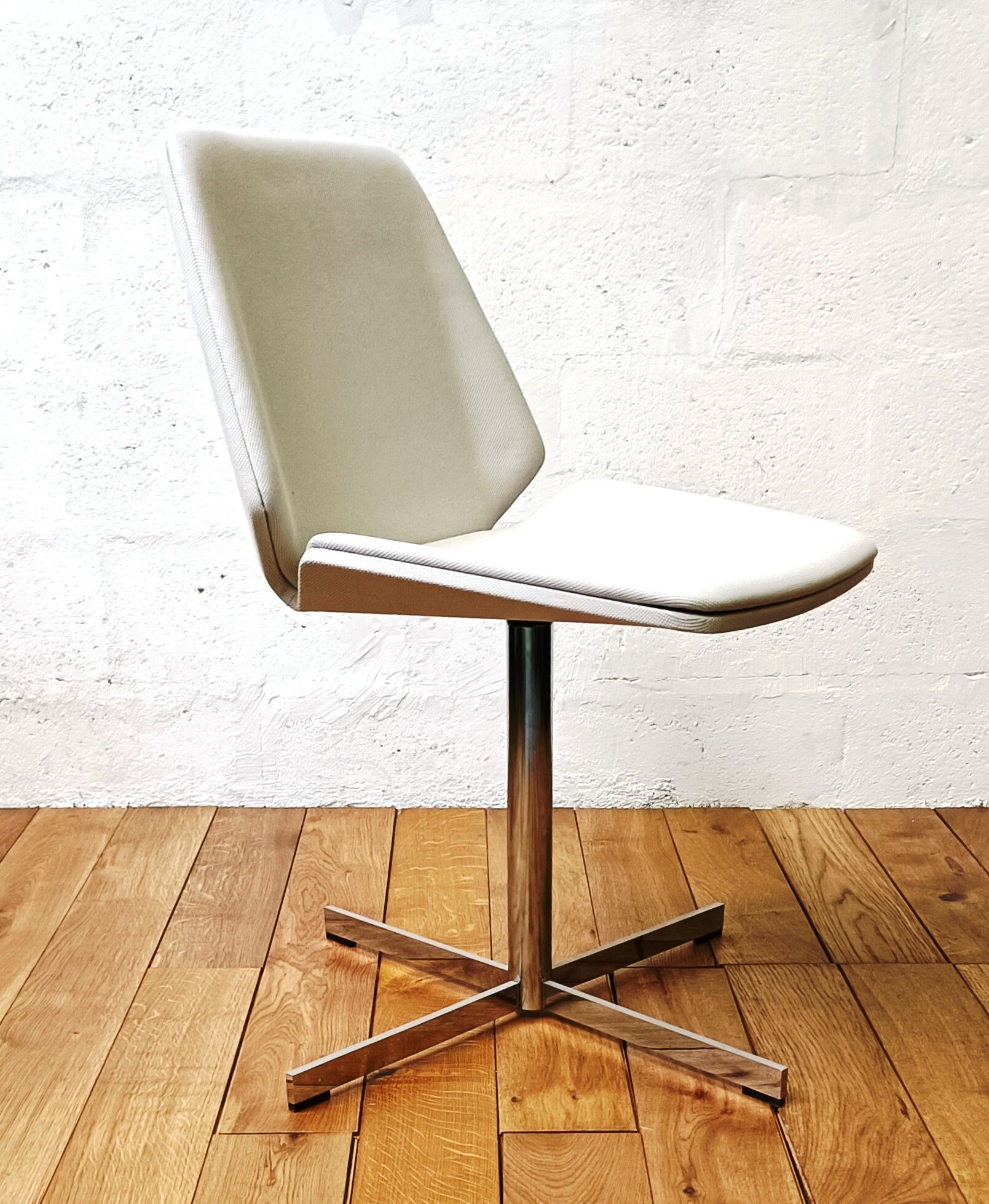 Girsberger office chair