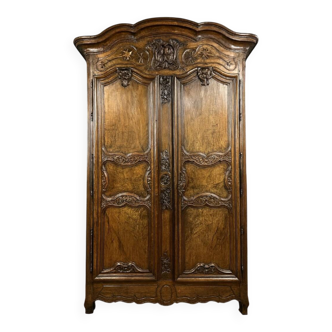 Very important Lyonnais wardrobe from the Louis XV period in solid walnut / height 295 cm