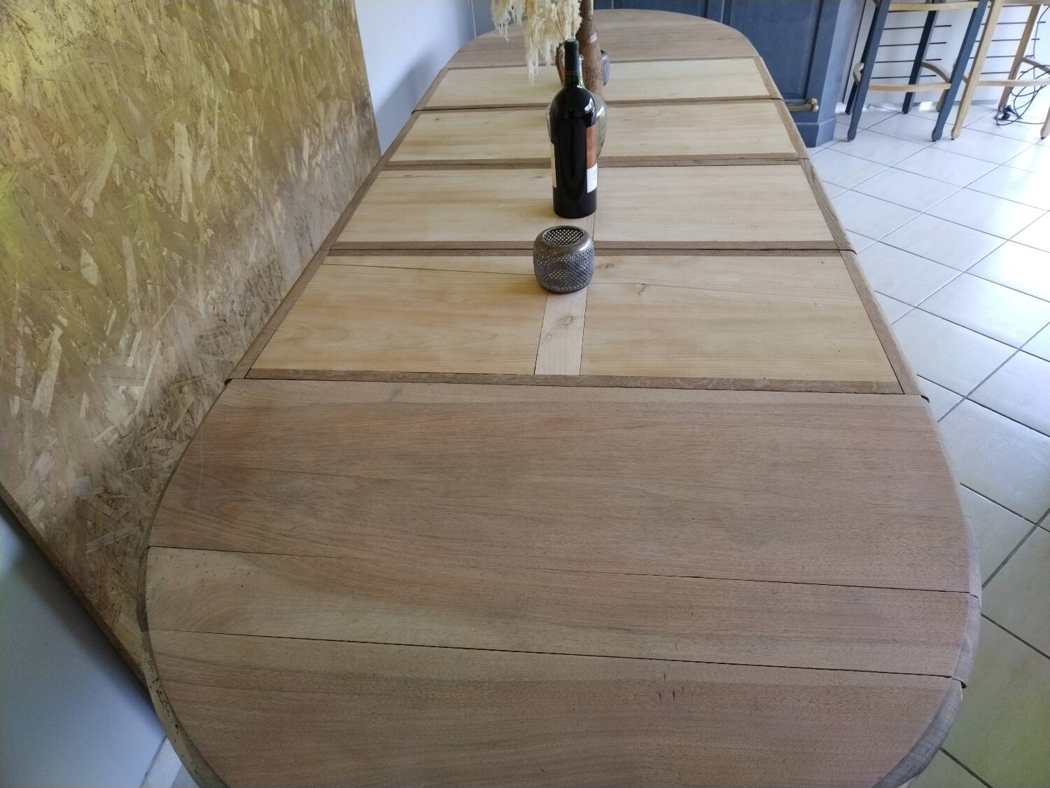 Large oval table in solid walnut renovated