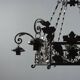 Lustre ancien en fer forgé décoré, Italie, XXe siècle