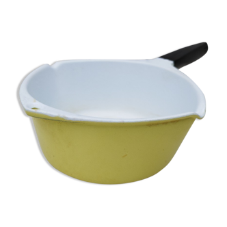 Casserole Le Creuset design Raymond Loewy