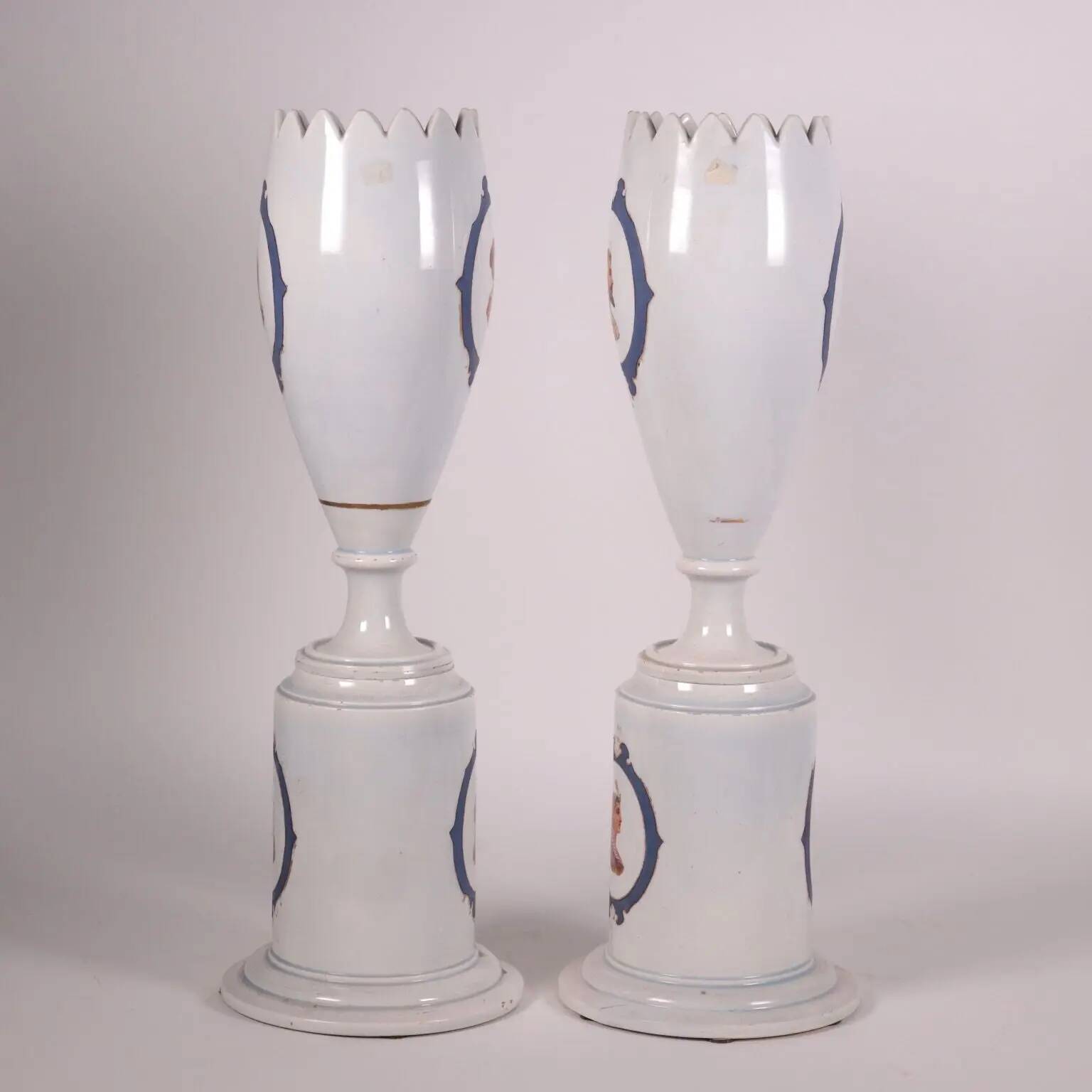 Paire de vases en céramique, Europe XIXe siècle