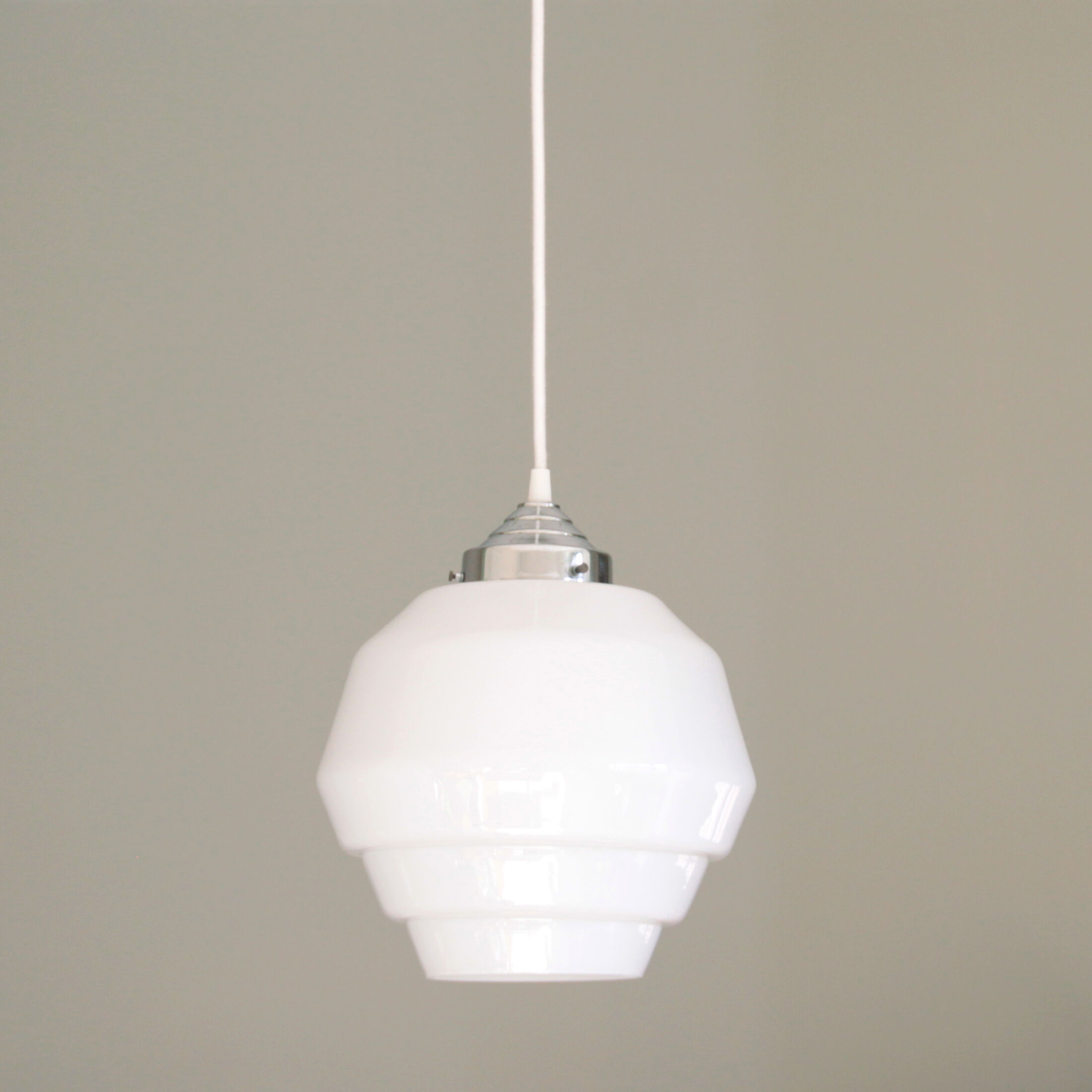 Pendant lamp globe opaline