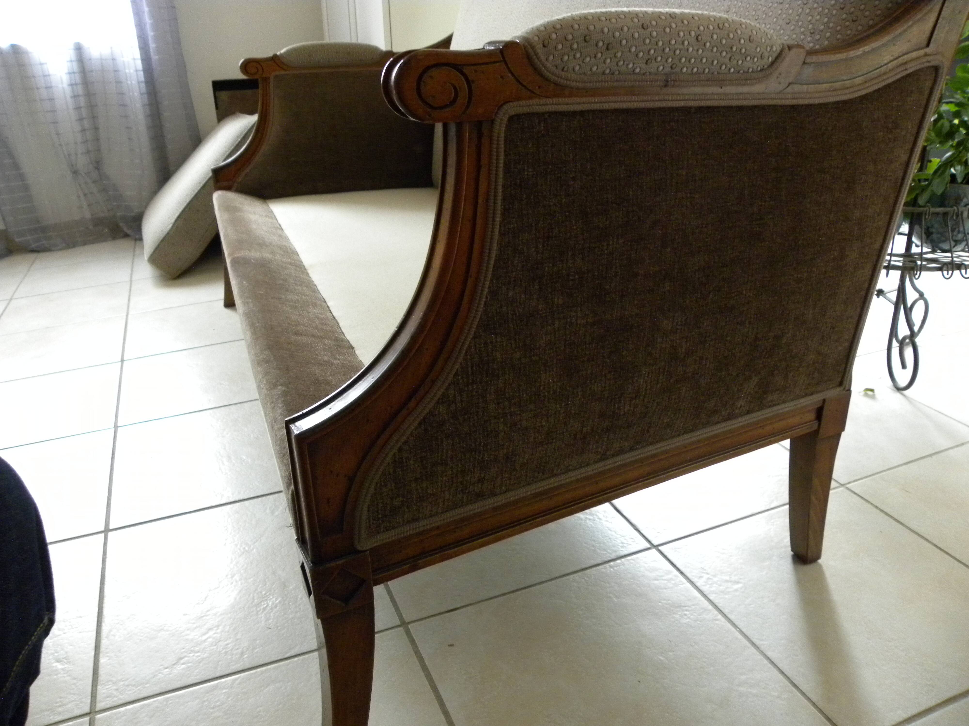 Two-seater canapé in Restoration / Louis-Philippe style – Reupholstered by an artisan.