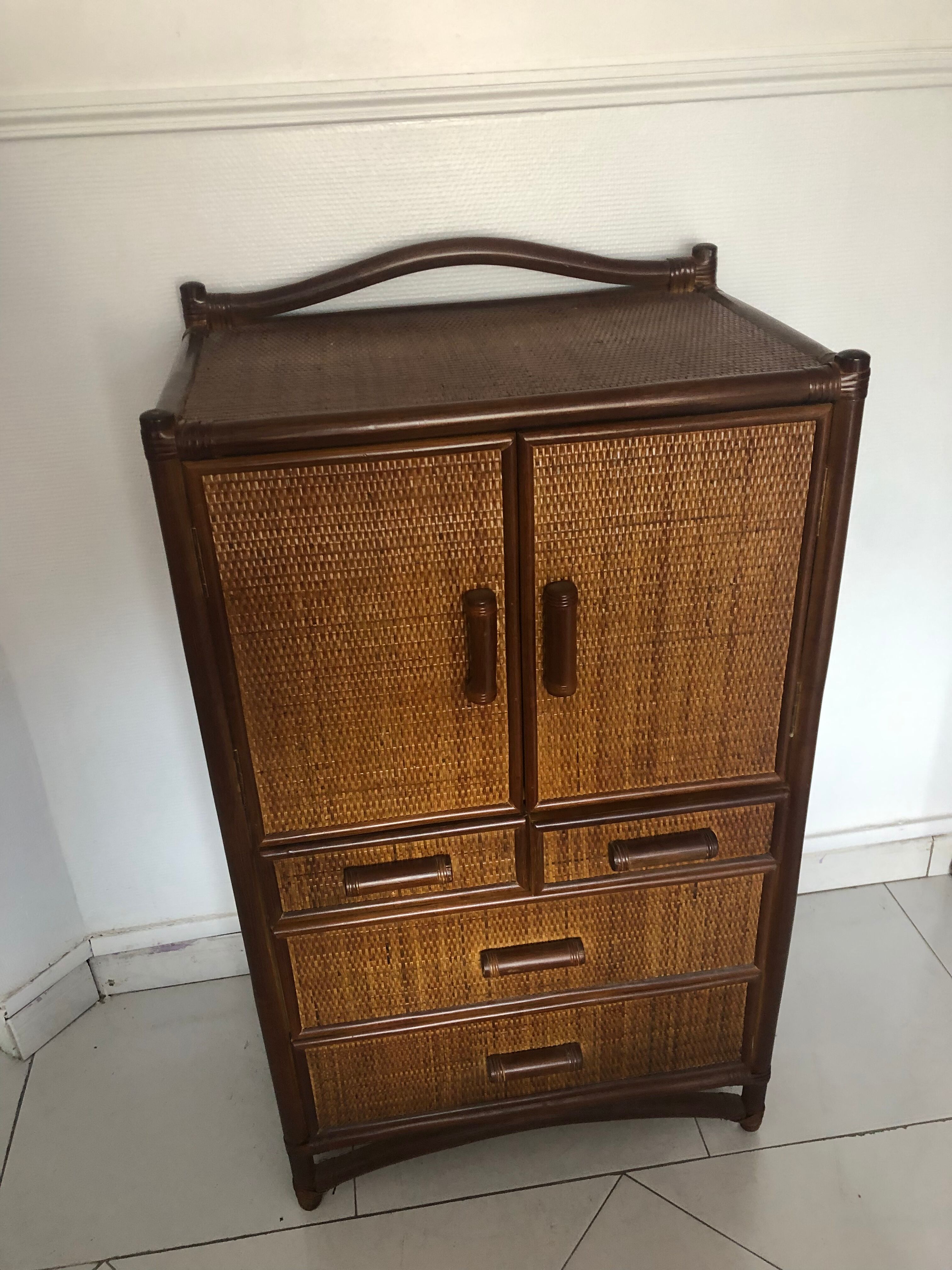Vintage chest of drawers