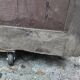 Ancienne armoire parisienne rustique patinée blanche en chêne et sapin