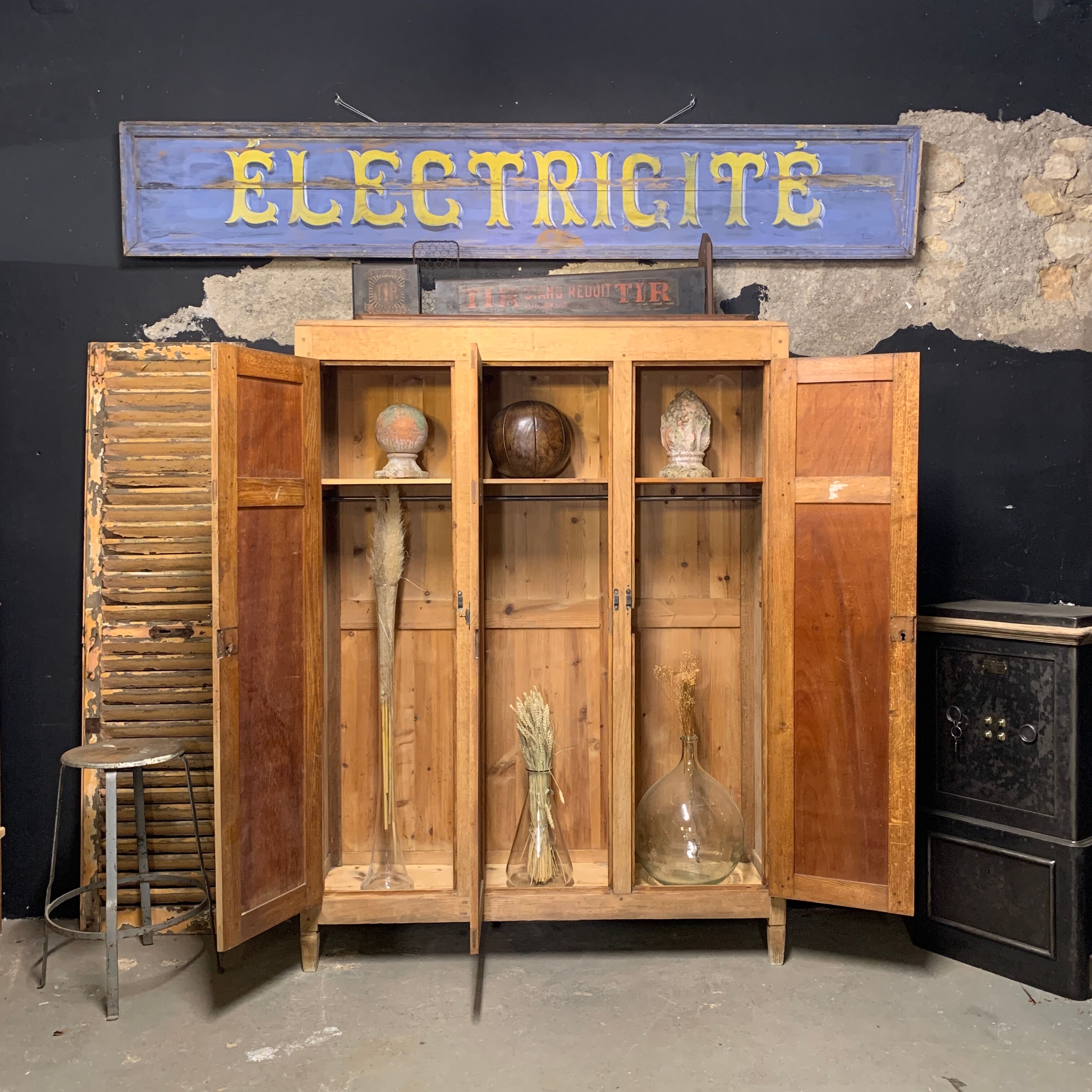 Old industrial cloakroom 1910 in oak and enamelled plate