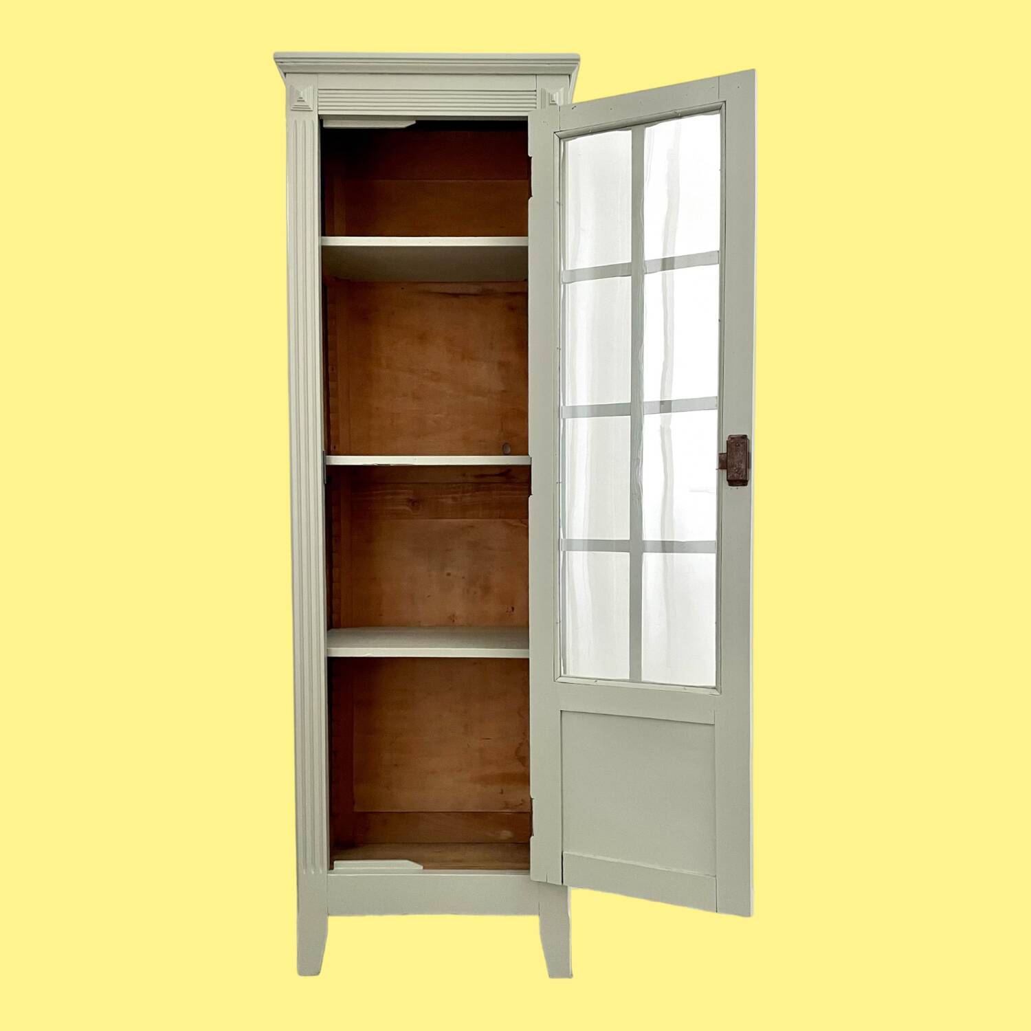 Vitrine, armoire parisienne revisitée