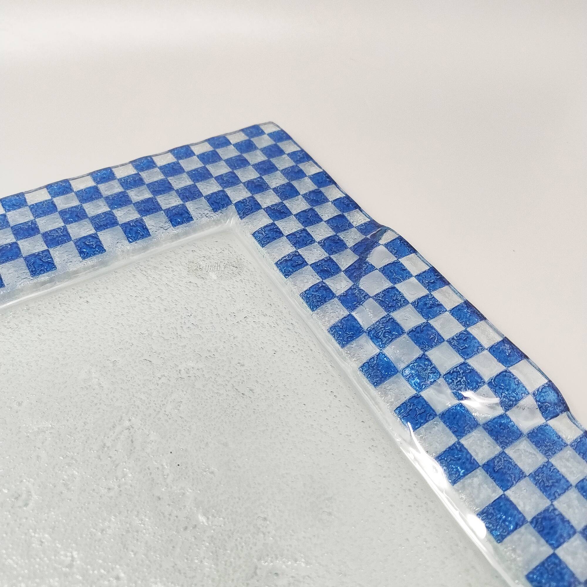 1970s Astonishing Italian tray by Albatros in Murano glass.