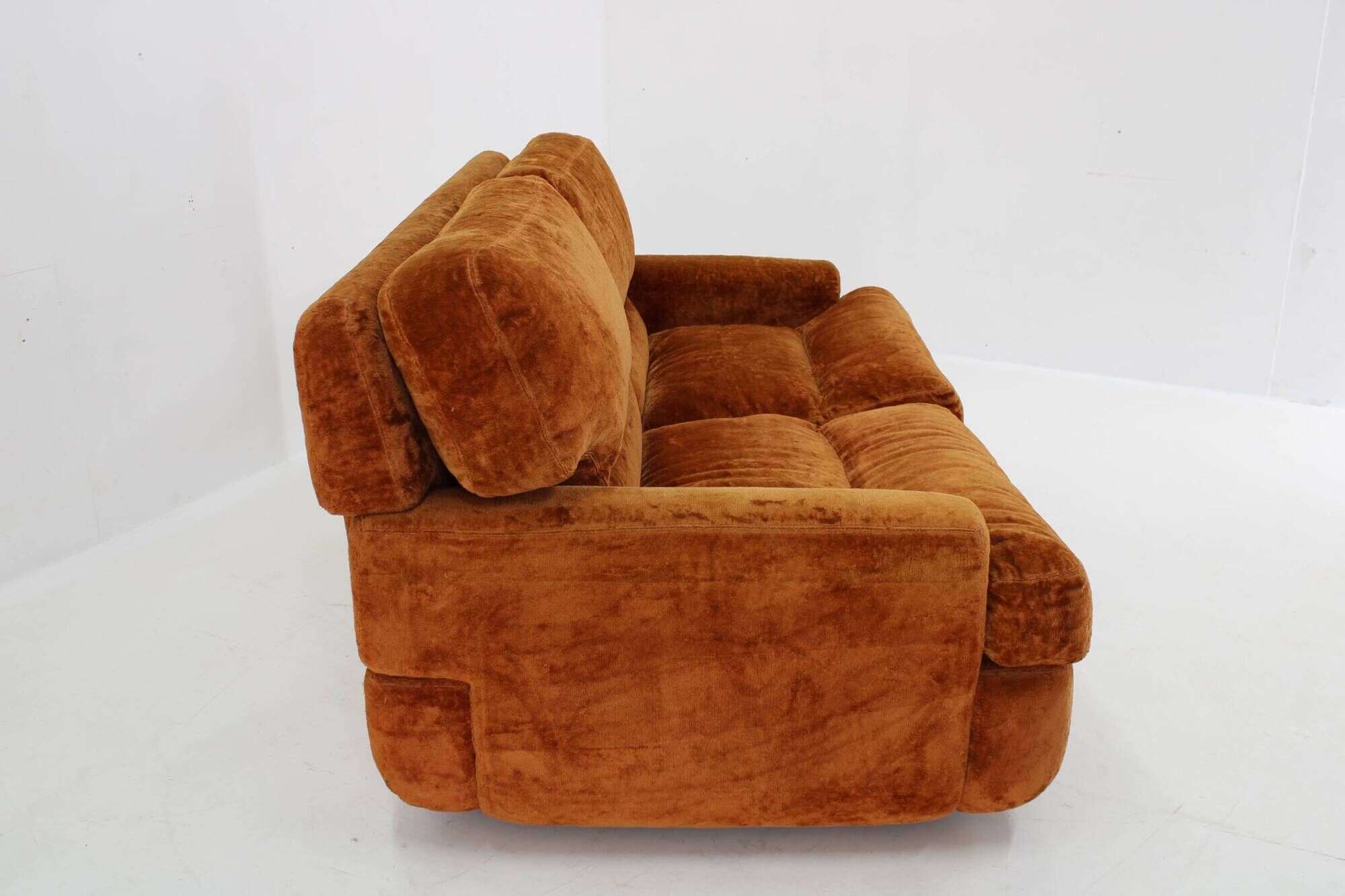 1970s Saporiti 2-Seater Sofa in Velvet, Italy
