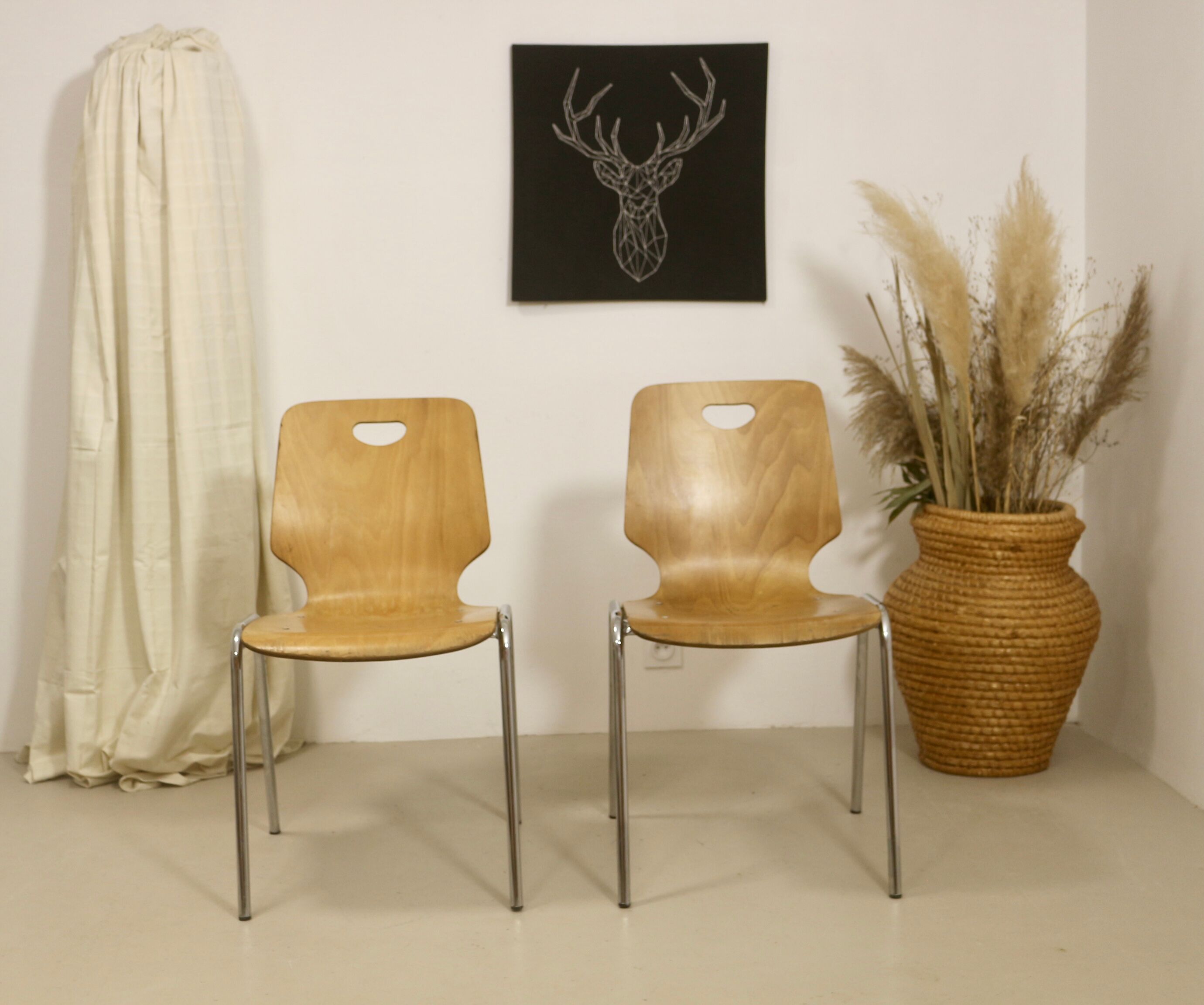 Pair of stackable chairs in Plywood plywood. Ref Leo.