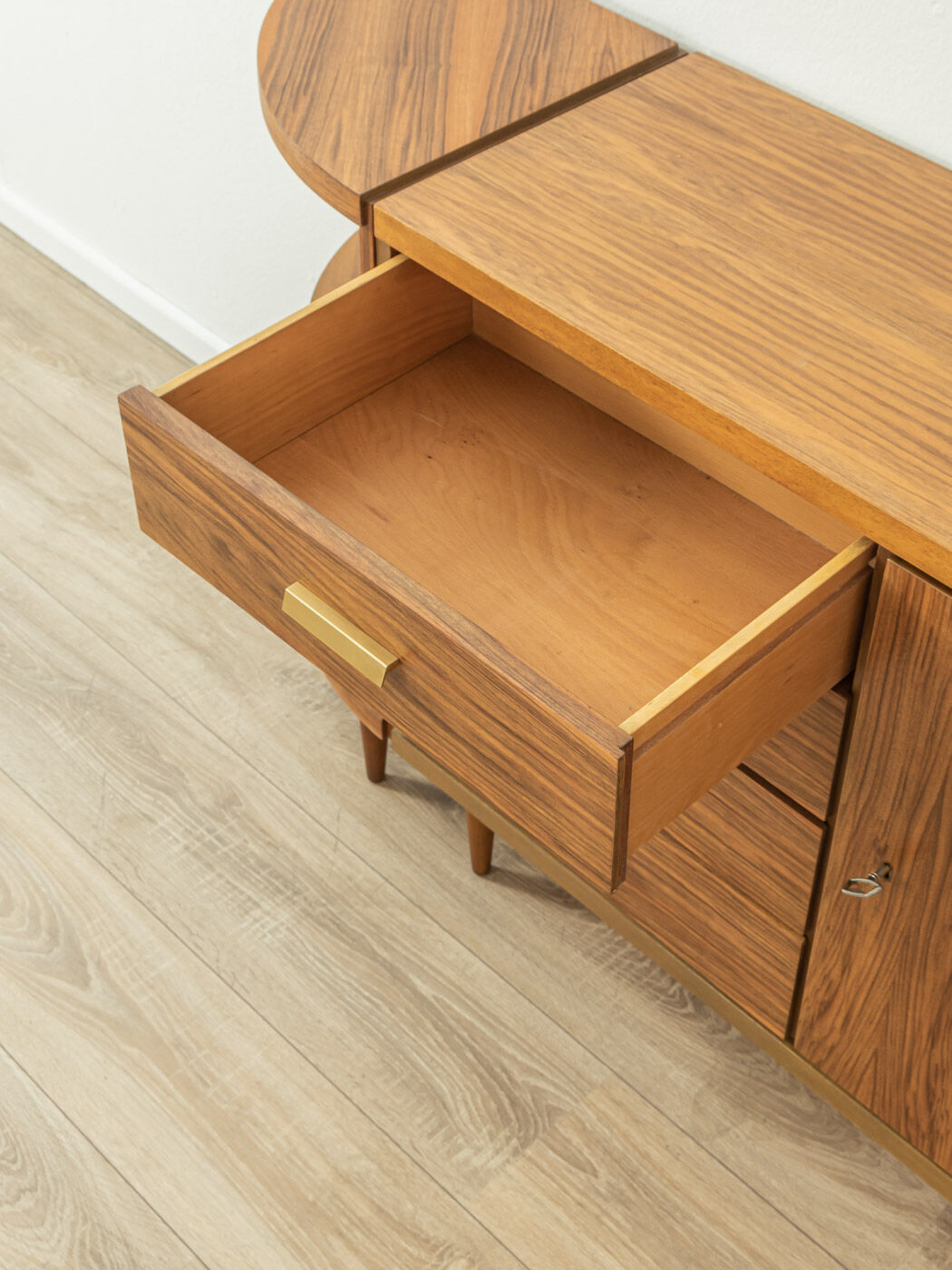 1950s dresser