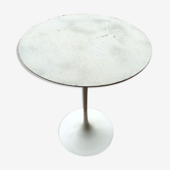 Coffee table by Eero Saarinen for Knoll International