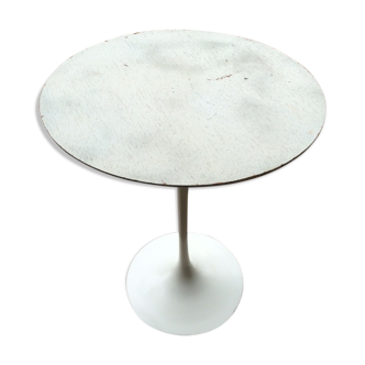 Coffee table by Eero Saarinen for Knoll International