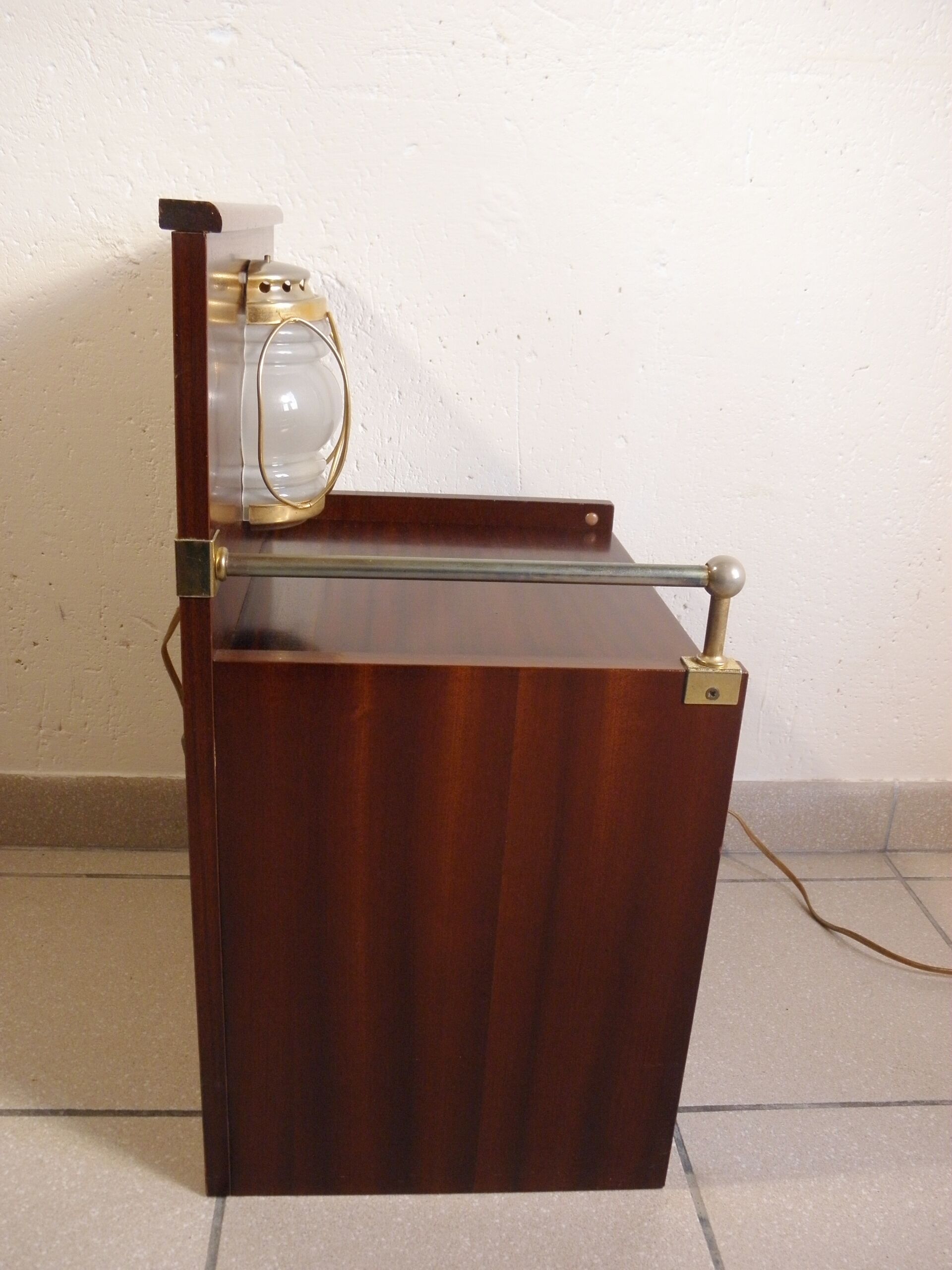 ANNEES 70 BOAT STYLE BEDSIDE