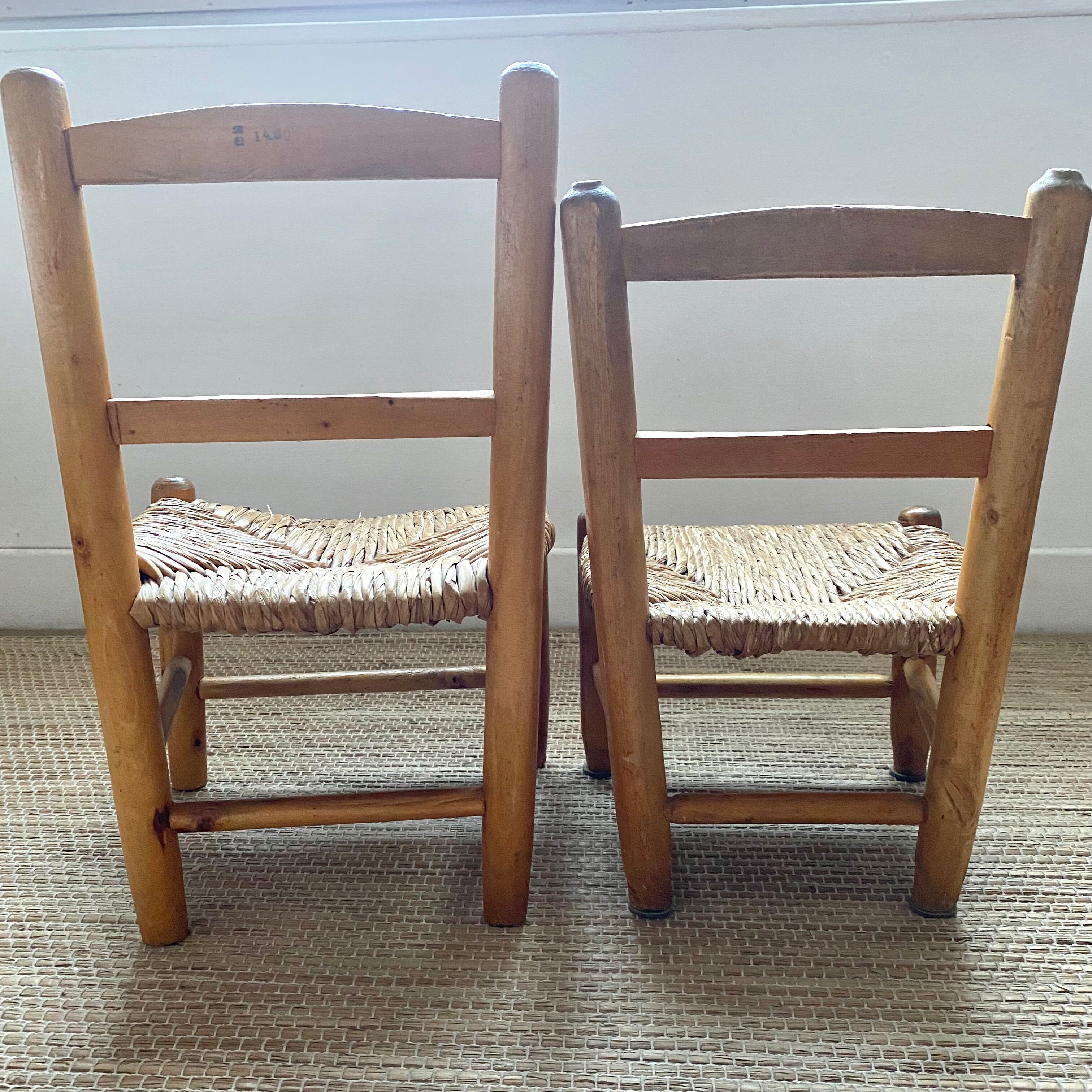 Chaises enfant anciennes en bois et paille