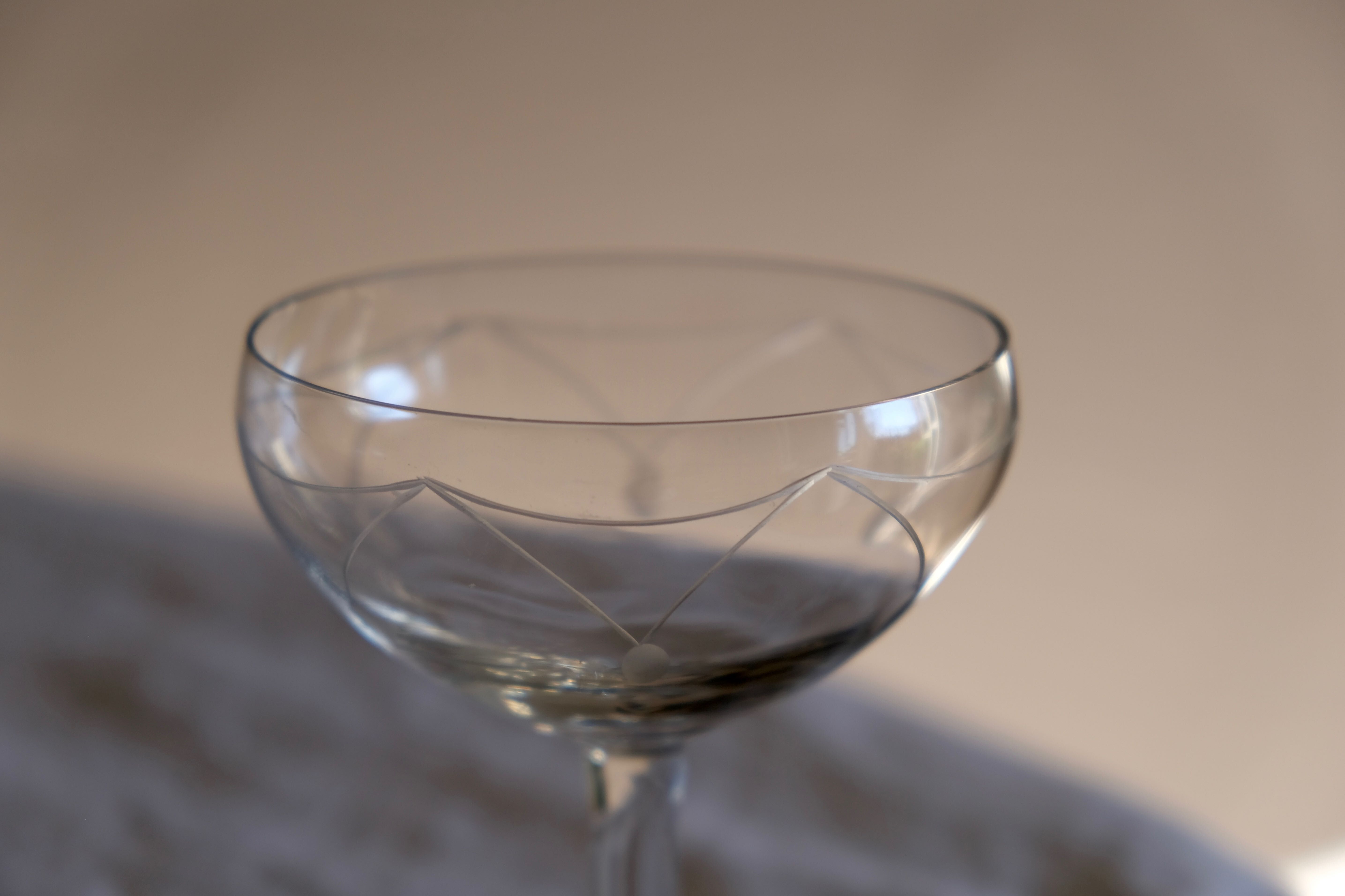 6 mouth-blown champagne glasses 50s