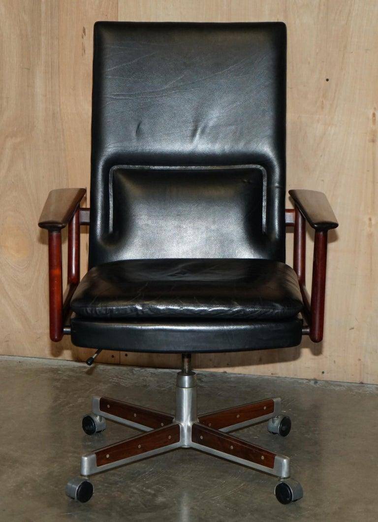 Arne Vodder model 419 executive chair and model 223 desk in rosewood and leather.