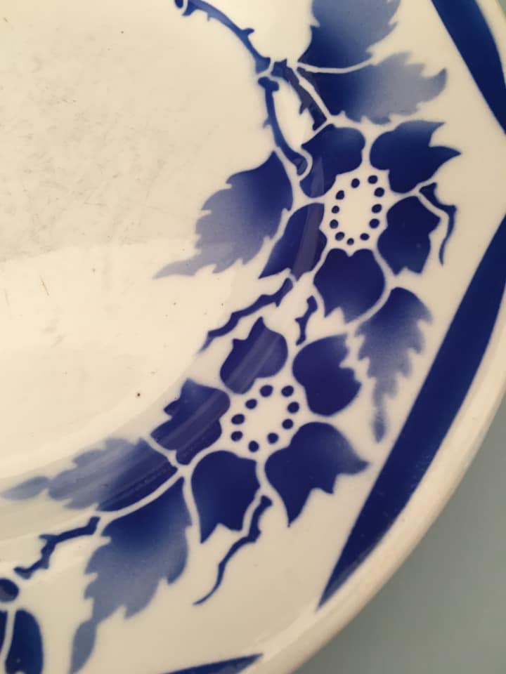 4 flat plates in earthenware stamped Moulin des Loups