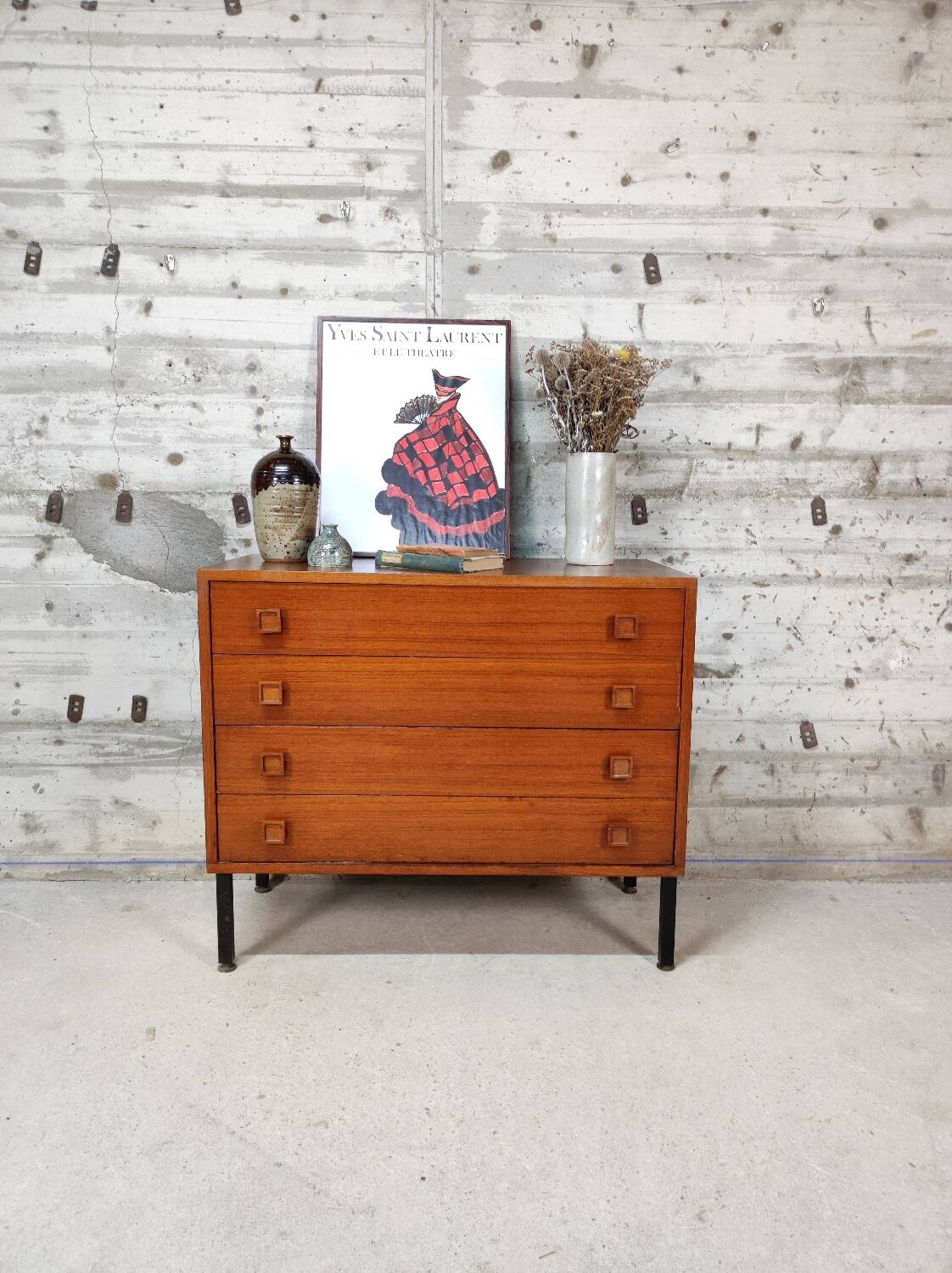 Vintage chest of drawers