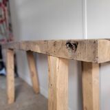 Artisanal workshop in solid wood