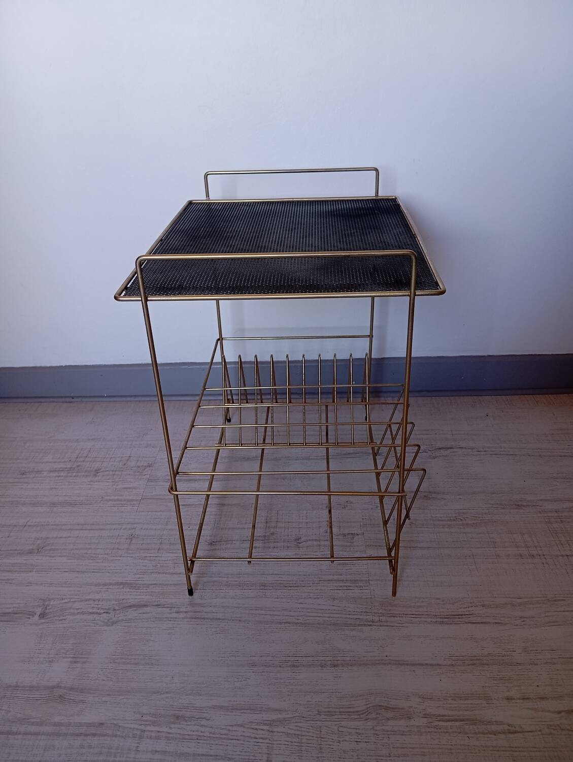 Vinyl storage table