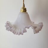 White and pink opaline suspension