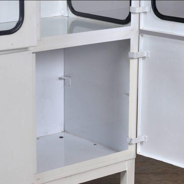 Armoire à pharmacie vintage, années 1970