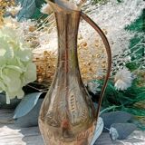 Carafe vase in chiseled brass