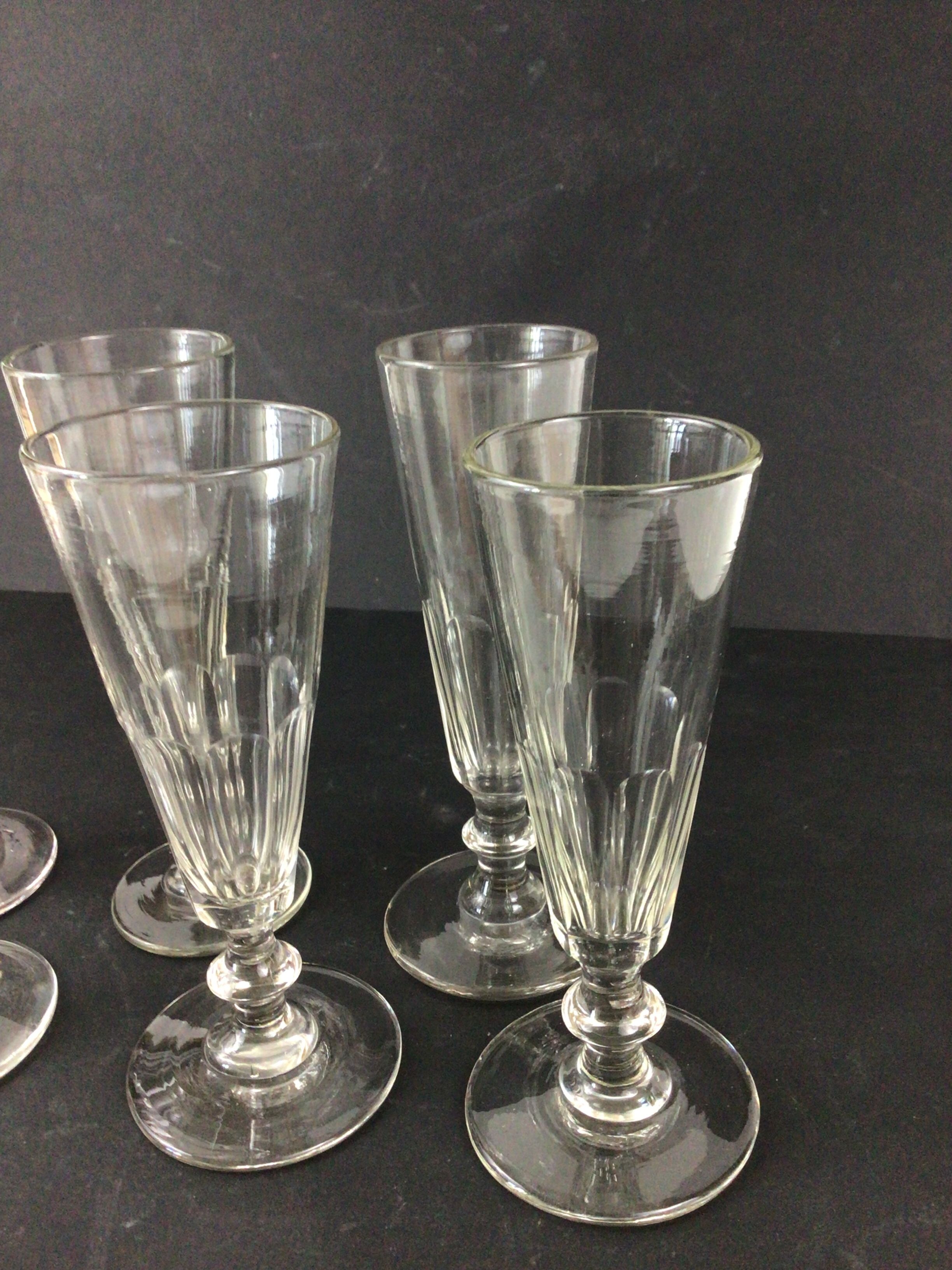 Suite of 6 champagne flutes in old glass