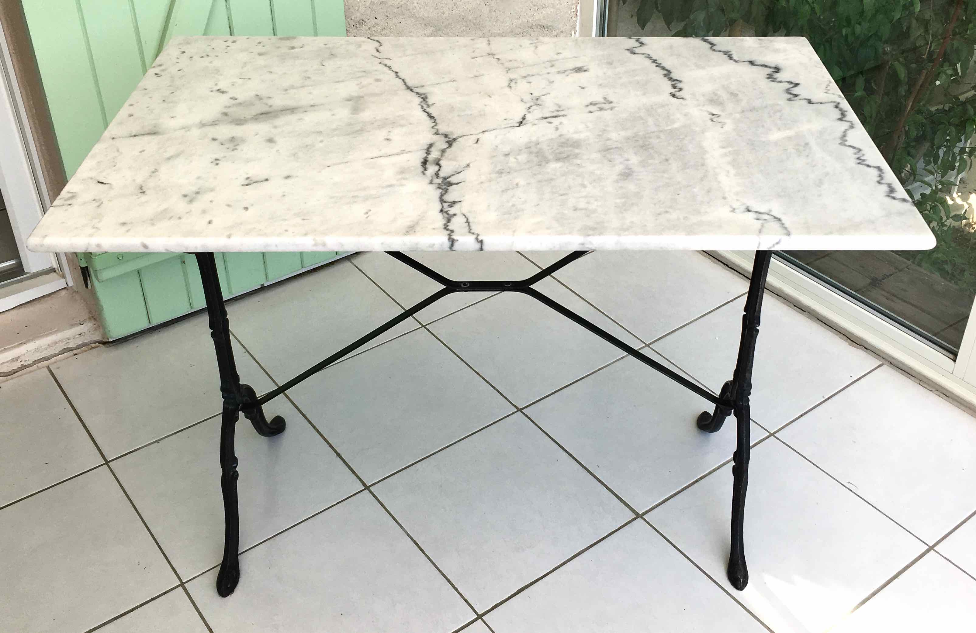 Table bistrot marbre et fonte