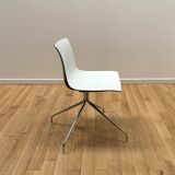 Pair of Catifa 46 chairs, Arper
