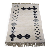 Tapis traditionnel en laine blanche fait à la main